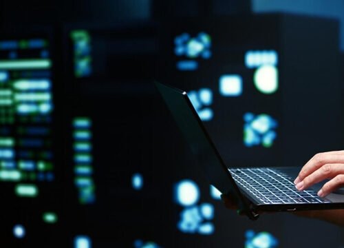 Outsourcing vagy saját rendszergazda? Így dönts okosan!