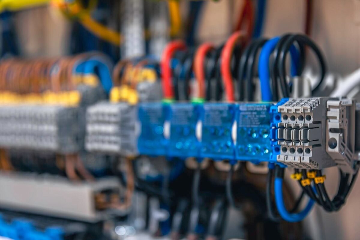 RACK szekrény kábelezés: miért nem mindegy, hogyan van bekötve a hálózatod?