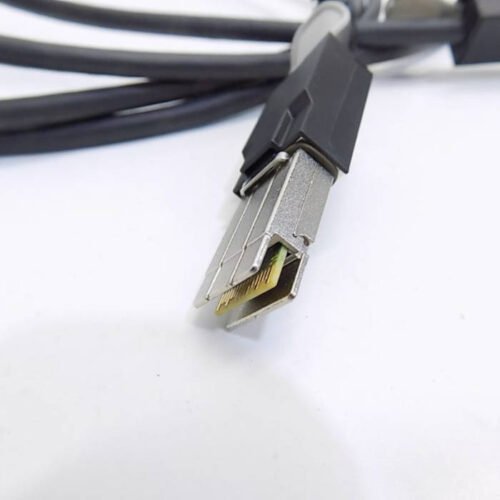 Cisco Leoni L45593-E101-D30 stack kábel